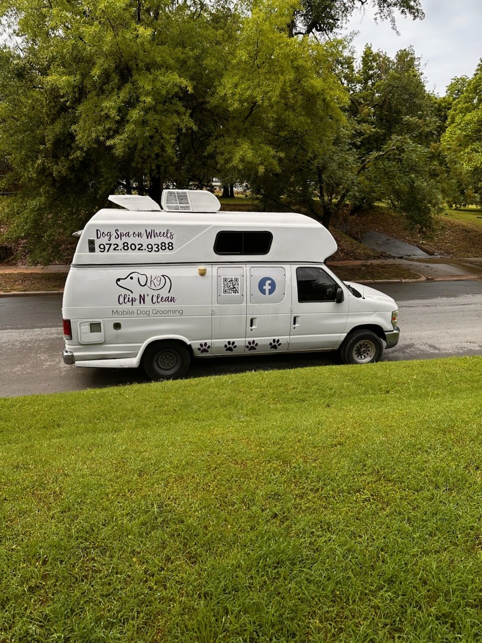 K9 Clip N Clean mobile grooming van, mobile dog grooming in Glenpool